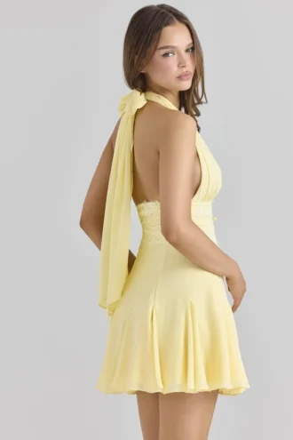 Mini-robe dos nu en georgette jaune beurre Ailani