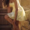 Mini-robe en coton brodé anglais « Chloe Lemon »