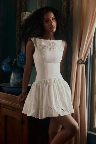 Mini-robe Lauren en coton blanc à broderie anglaise et col bateau