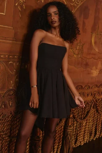 Mini-robe noire sans bretelles Emmanuela avec nœuds amovibles