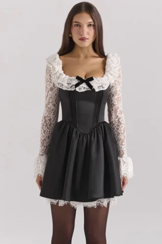 Mini-robe noire à volants en dentelle Cleora