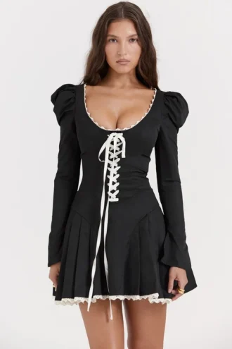 Mini-robe plissée Larisa noire et crème