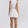 Mini-robe Sarita en coton blanc à broderie anglaise et décolleté plongeant