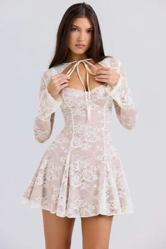 Mini-robe vintage en dentelle crème « Alice »