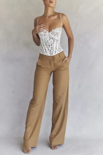 Pantalon ajusté décontracté Cameron Caramel