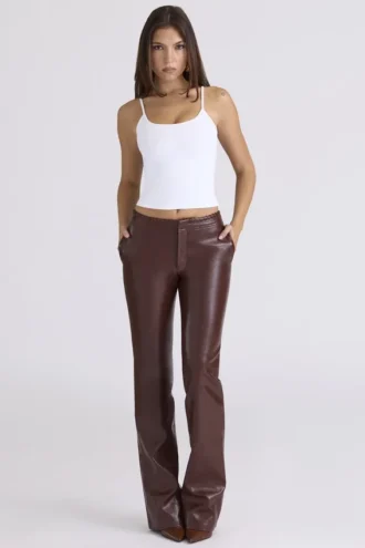Pantalons Adara en cuir vegan couleur chocolat