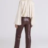 Pantalons Adara en cuir vegan couleur chocolat