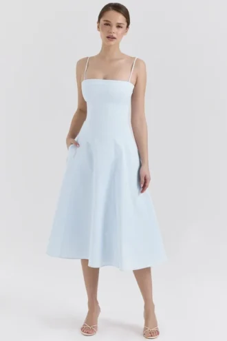 Robe d&rsquo;Été mi-longue évasée en coton stretch bleu pâle « Dolly »
