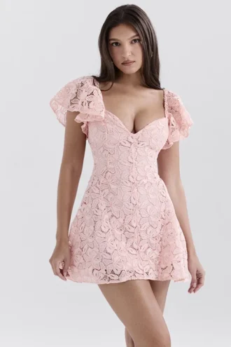 Robe en dentelle florale « Verity Perfectly Pink »