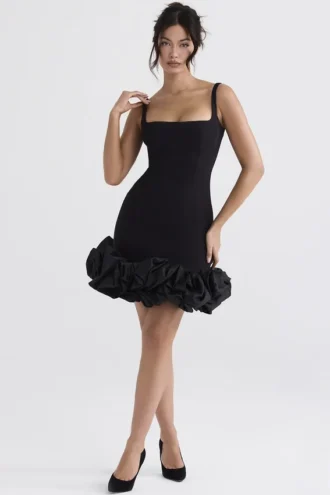 Robe Lilou noire à volants aux ourlets