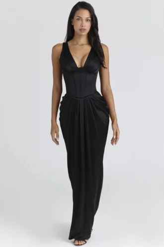 Robe longue Angeline en satin noir, coupe sablier – Édition limitée