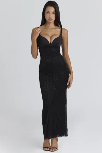 Robe longue « Ari » noire ornée de perles cousues à la main – Édition limitée