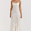 Robe longue à dos en dentelle florale crème Seren Vintage