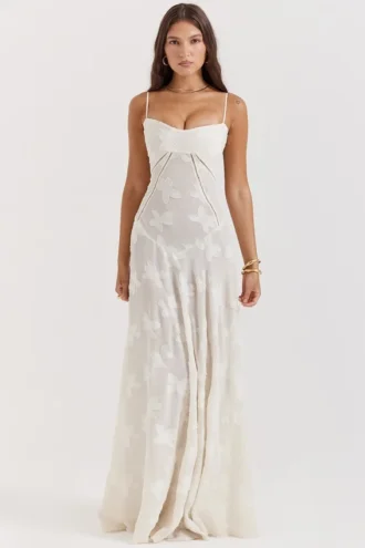 Robe longue à dos en dentelle florale crème Seren Vintage