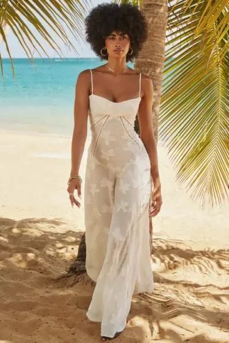 Robe longue à dos en dentelle florale crème Seren Vintage
