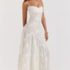 Robe longue à dos en dentelle florale crème Seren Vintage