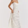 Robe longue à dos en dentelle florale crème Seren Vintage