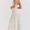 Robe longue à dos en dentelle florale crème Seren Vintage