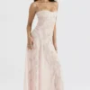Robe longue à dos en dentelle florale rose pâle « Seren »