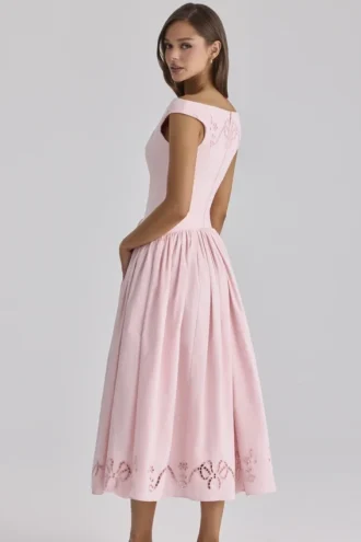 Robe longue à encolure bateau en coton rose broderie anglaise Lauren