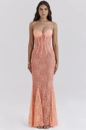 Robe longue à godets en dentelle Cordelia Sorbet
