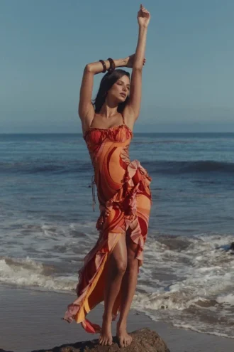 Robe longue à volants et découpes « Lumira Sunset Swirl »