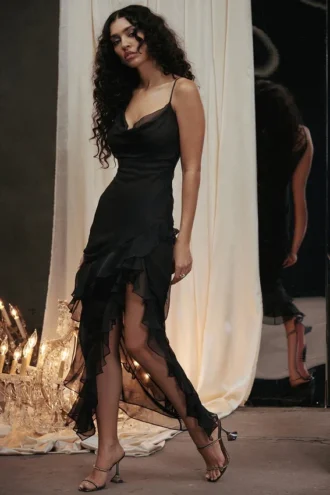 Robe longue à volants noire Malila