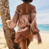 Robe à épaules dénudées Chaya couleur noisette