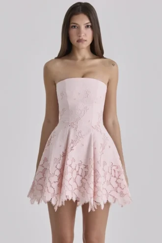 Robe sans bretelles Jemima rose à découpes en broderie anglaise