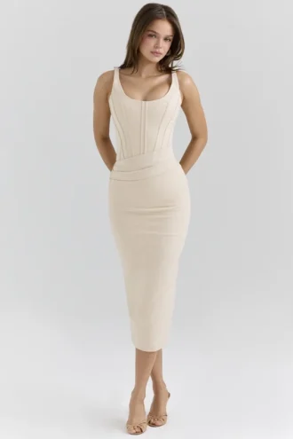 Robes mi-longues corsetées Samya couleur amande
